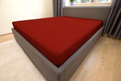 Kuminauhalla varustettu muotoonommeltu trikoolakana 200x200 punainen