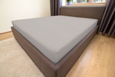 Kuminauhalla varustettu muotoonommeltu trikoolakana 90x200 harmaa